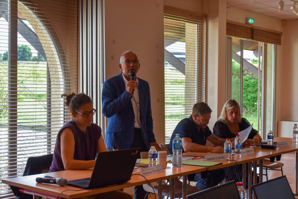 Stéphane Gabard préside l'AG du syndicat des Bordeaux et Bordeaux supérieur