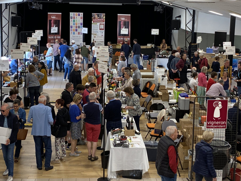 Les allées du salon grand public des Vignerons indépendants